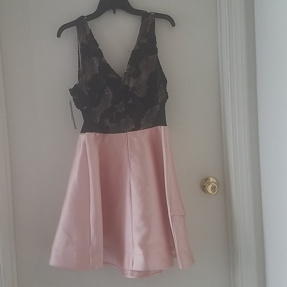 Dress - Picture 8 of 8
